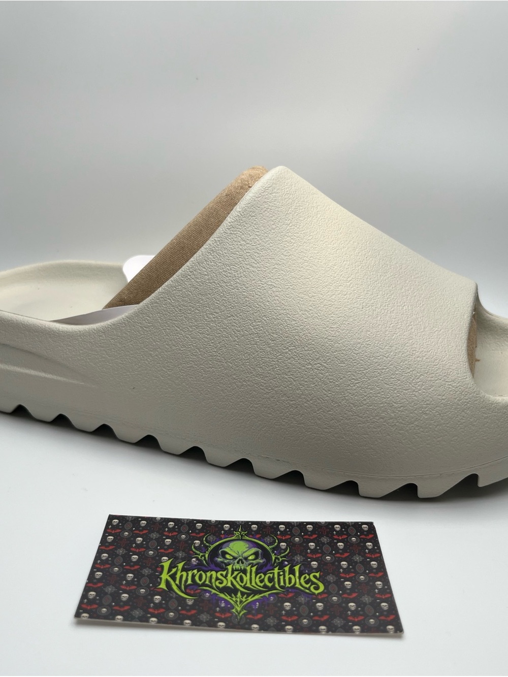 YS-01 Men's Cream Slide Sandals US size 9 Slip On Solid Pattern Casual Sandal